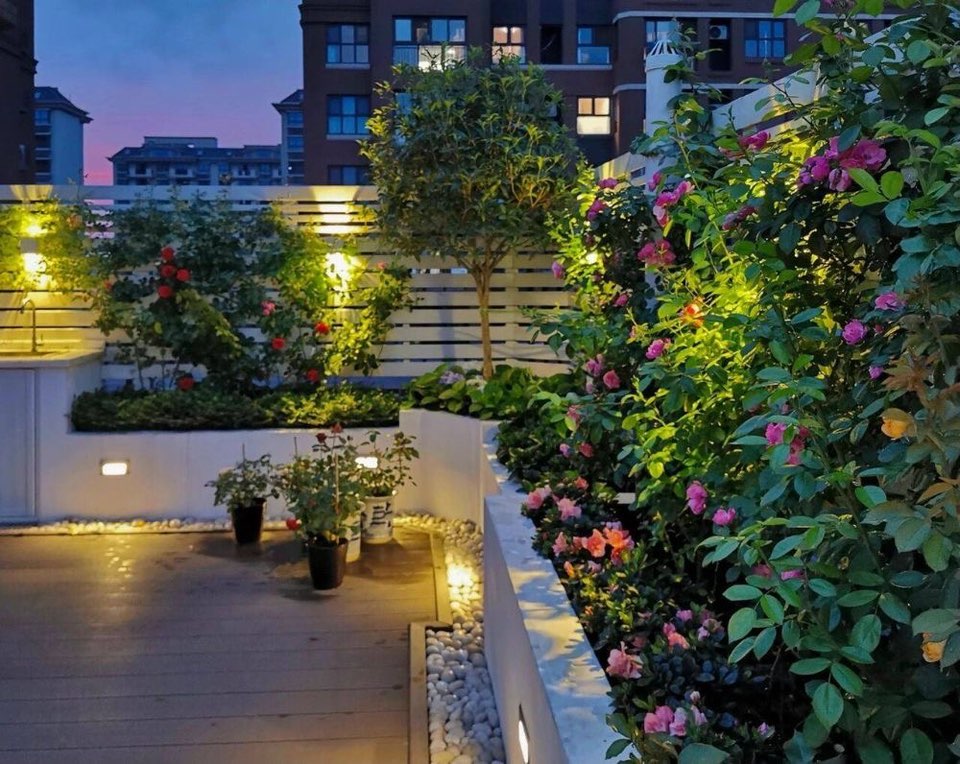 Hệ thống tưới tự động trong khu vườn biệt thự