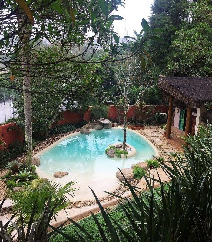 Không gian thư giãn bên hồ bơi phong cách Địa Trung Hải