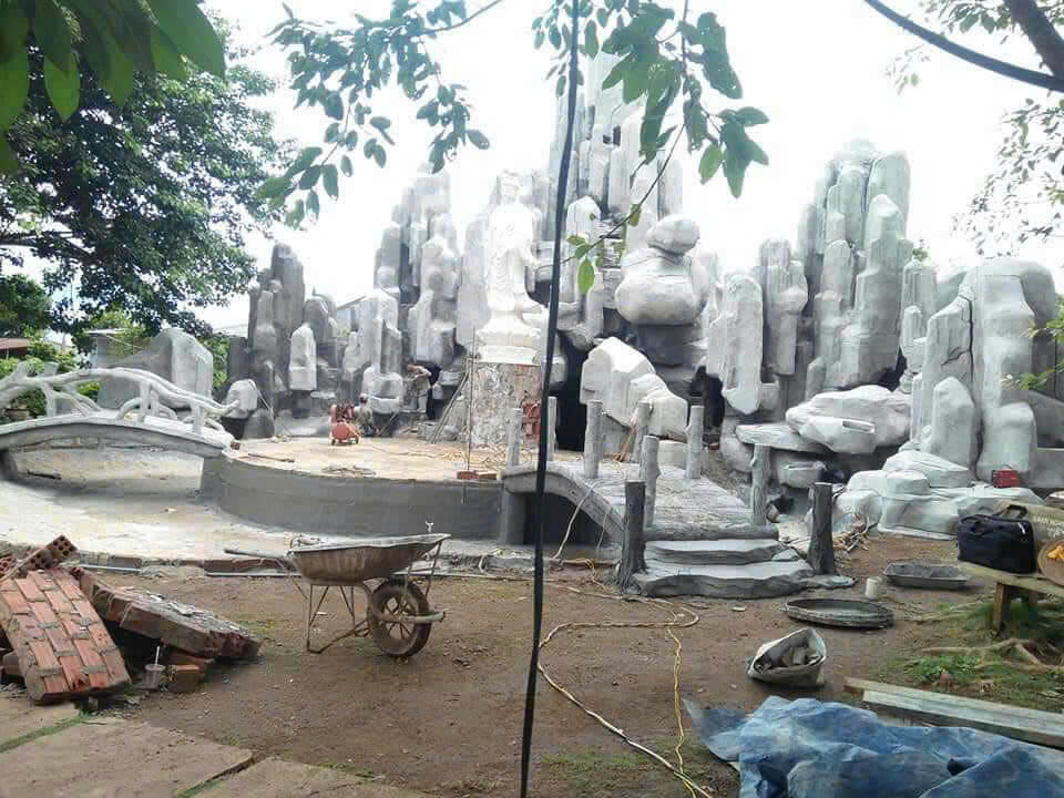 Thi công núi nhân tạo đá núi vân đá