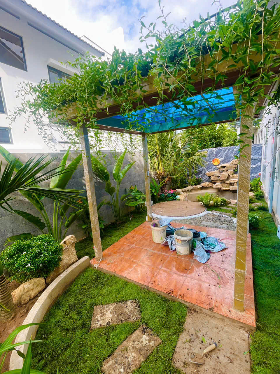 thi cong san vuon 10